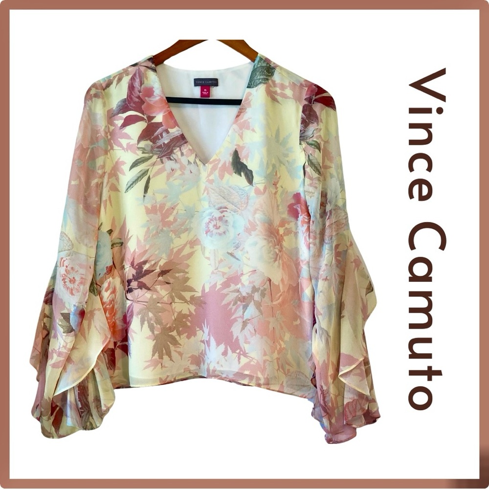 🐝 5/$18 NWOT VINCE CAMUTO V Neck Floral Blouse Amazing Ruffle Sleeves Size XS